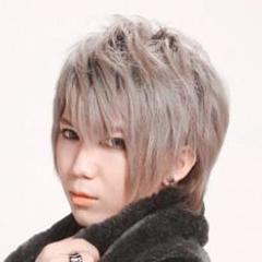 浮夸(现场版)-梁君诺-MV在线观看-高清MV|歌词