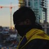 ワイングラスから飲む - Faux