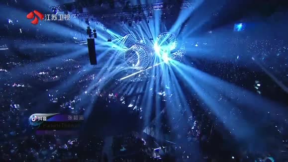 张韶涵 - Faded + Titanium (Live)