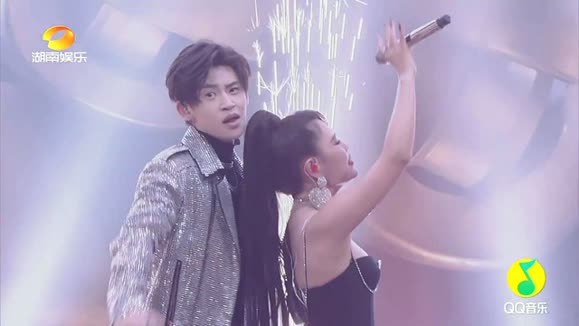 Ghost (王琳凯)&袁娅维TIA RAY《Flex & Patience (Live)》