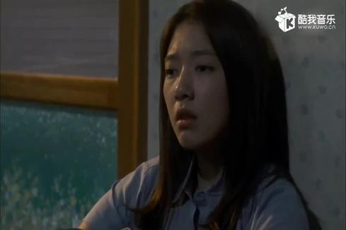 에스나 (eSNa) - 아랫입술 물고