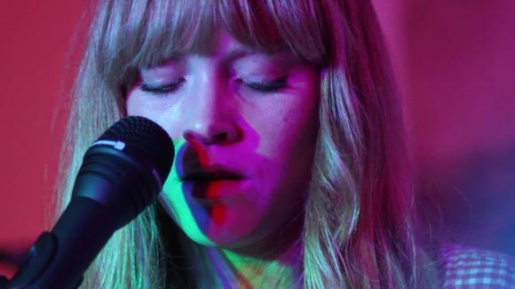 Lucy Rose - Middle Of The Bed