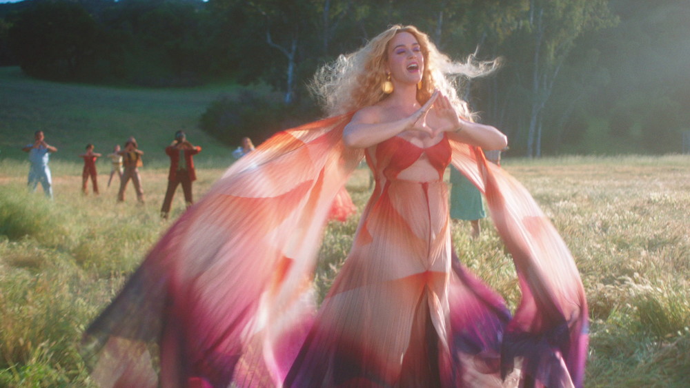 Katy Perry《Never Really Over》
