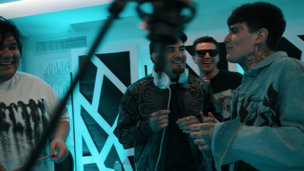 Adriel Favela&Danny Felix&Octavio Cuadras&Giovanny Ayala《Sueños De La Calle: #SinMexicanos》