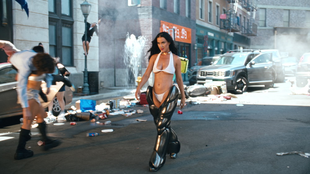 Katy Perry《WOMAN’S WORLD》